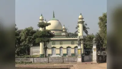 Bengal Election 2021: फुरफुरा शरीफ के उर्स में जाना चाहतीं हैं ममता, पीरजादाओं ने कहा-दिखाए गये काले झंडे तो हम जिम्मेदार नहीं