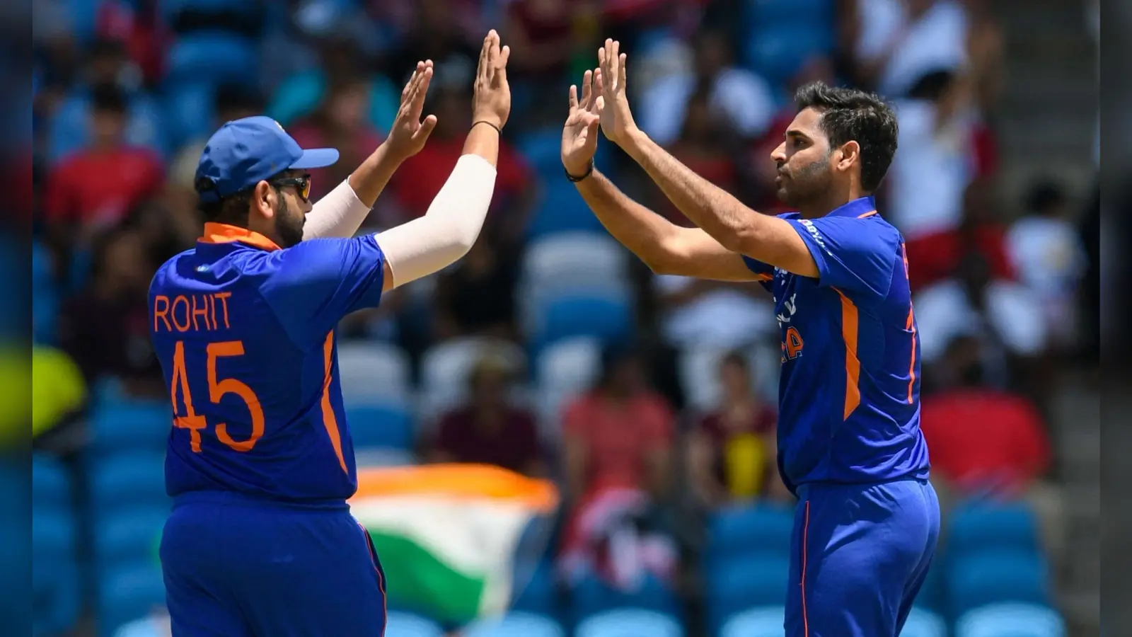 WI vs IND T20: रोहित शर्मा और दिनेश कार्तिक के बल्ले से कमाल के बाद गेंदबाजों के दम पर 68 रन से जीता भारत