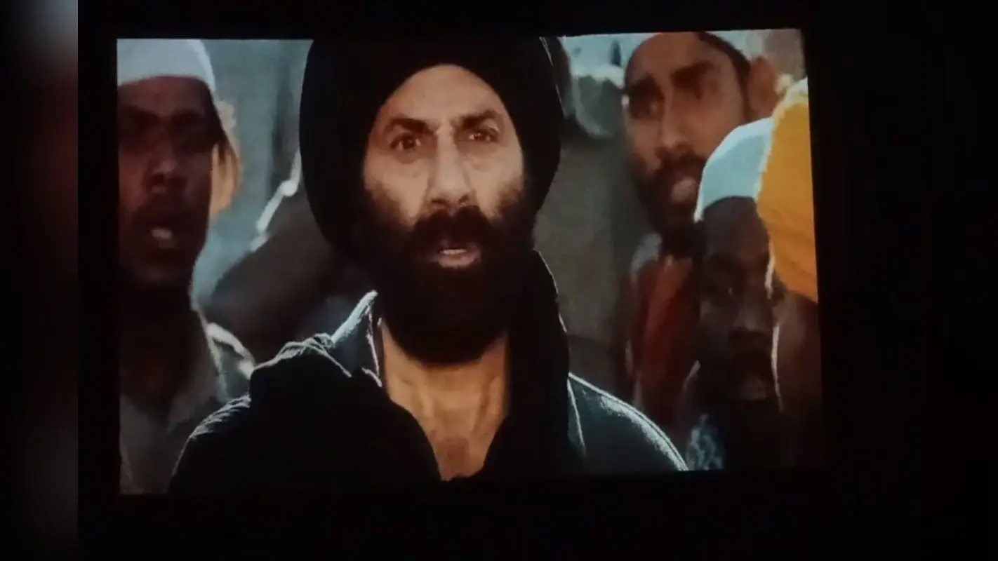 Gadar 2 Cast Fees: तारा सिंह बनने के लिए सनी देओल ने लिए इतने करोड़, अमीषा पटेल के हाथ लगी इतनी रकम