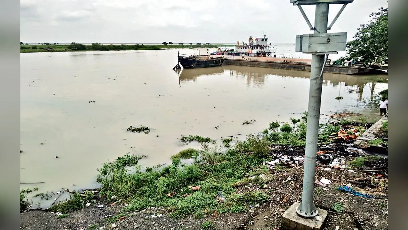 सावधान! साहिबगंज के रामपुर दियारा में कटाव शुरू, फसल डूबने का बढ़ा खतरा