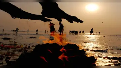 खतरे में गंगा सागर : डूब रहा सागरद्वीप, 52 वर्ष में 31 वर्ग किमी जमीन व 3 कपिल मुनि मंदिर समुद्र में समाये