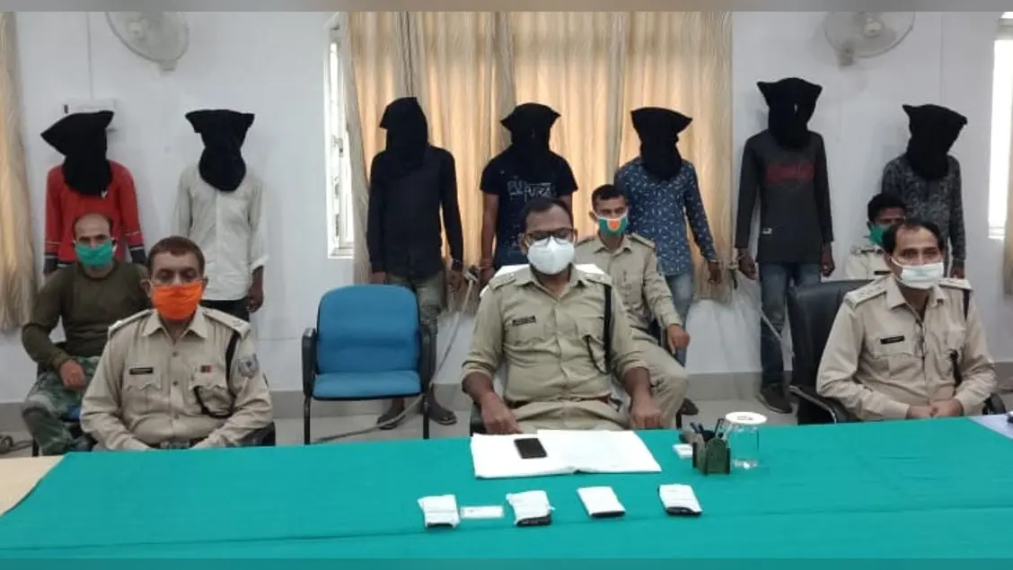 उत्तर प्रदेश की दो नाबालिगों से सामूहिक दुष्कर्म के सात आरोपी गढ़वा में गिरफ्तार