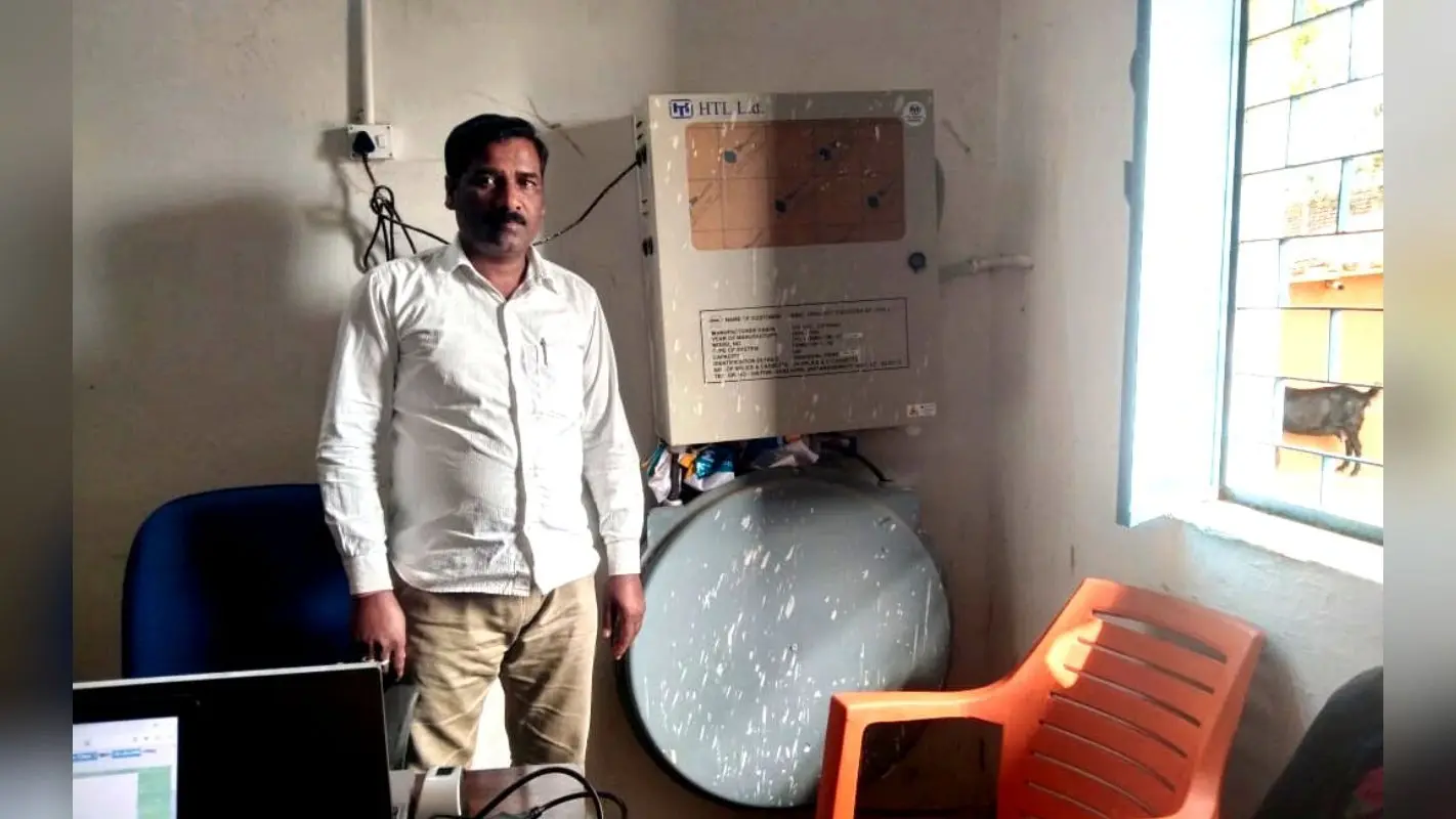 गढ़वा : पंचायत भवनों में लगी भारत नेट की मशीनें बेकार, आम लोगों को नहीं मल रहा ई-गवर्नेंस सेवा का लाभ