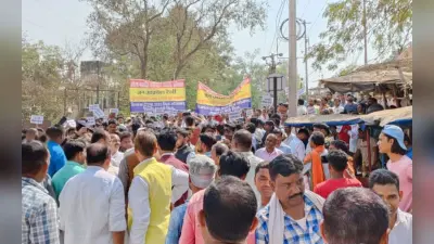 Garhwa: कब्रिस्तान को बचाने के लिए सड़क पर उतरा मुस्लिम समुदाय, तीन घंटे तक किया प्रदर्शन, जताया आक्रोश