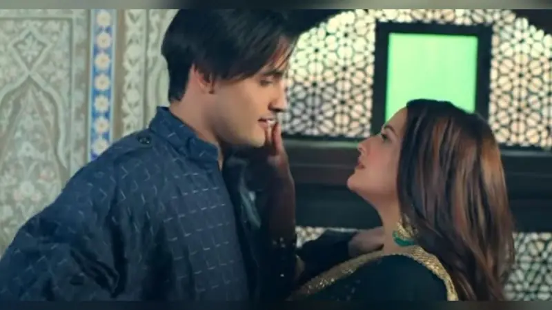 Gawara Nahi Song: हिमांशी खुराना-आसिम रियाज का नया गाना रिलीज, एक दूसरे संग रोमांस करते दिखें कपल