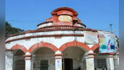 नगर निगम की ऐसी कारगुजारी… लोग रातभर जग कर पहरा देने को मजबूर