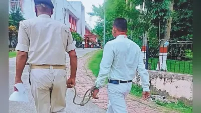 Bihar News: सादे लिबास में घूमती रही पुलिस, रेप के आरोपित ने वकील का कपड़ा पहनकर कोर्ट में कर दिया सरेंडर