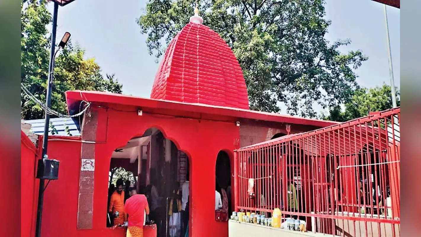 झारखंड ही नहीं देश के अन्य राज्यों में भी प्रसद्धि है कतरास का यह मंदिर, यहां से कोई खाली हाथ नहीं लौटता