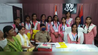 बरेली में 11वीं छात्राएं बनीं एक दिन की अधिकारी, पूजा गुप्ता ने संभाली सिटी मजिस्ट्रेट की जिम्मेदारी