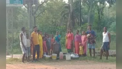 जमशेदपुर : एक साल से जलमीनार खराब, कुआं का पानी पी रहे ग्रामीण