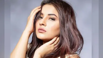 इंग्लिश में गाना गाते और रैप करते दिखी शहनाज गिल, VIDEO देख फैंस बोले- क्या अंग्रेजी बोलती हो…