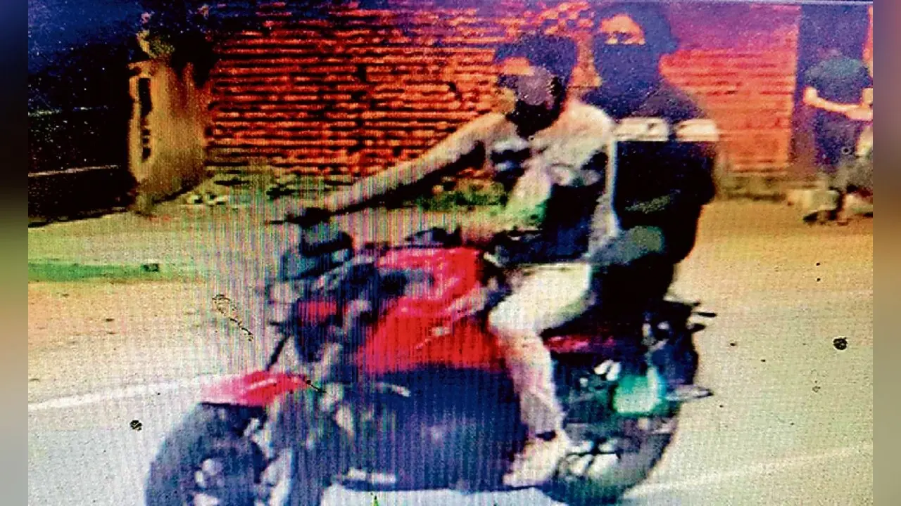 Muzaffarpur: रात में काम से लौट रहा था मॉल कर्मी, अपराधियों ने नाम पूछा फिर मोबाइल मांगी और मार दी गोली