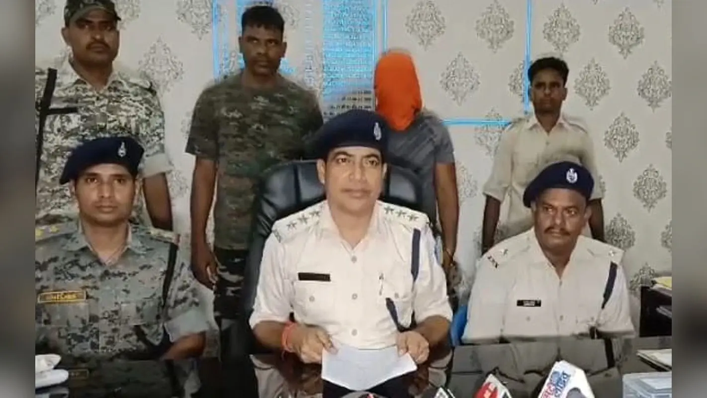 साइबर क्राइम : ऑनलाइन लिंक बनाकर लोगों से ठगी करने का आरोपी गिरफ्तार, 5 लाख लोगों के मोबाइल नंबर मिले