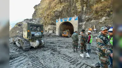 Uttarakhand news : धौलीगंगा नदी का मलबा बाधित कर रहा है बचाव कार्य,13 गांवों के लोगों से संपर्क टूटा, विस्तार से जानें कैसी है स्थिति