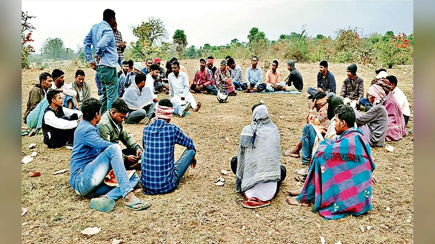 झारखंड : हुर्रासी परियोजना में 75% स्थानीय को मिले रोजगार, आउटसोर्सिंग कंपनी के खिलाफ गोलबंद हुए ग्रामीण