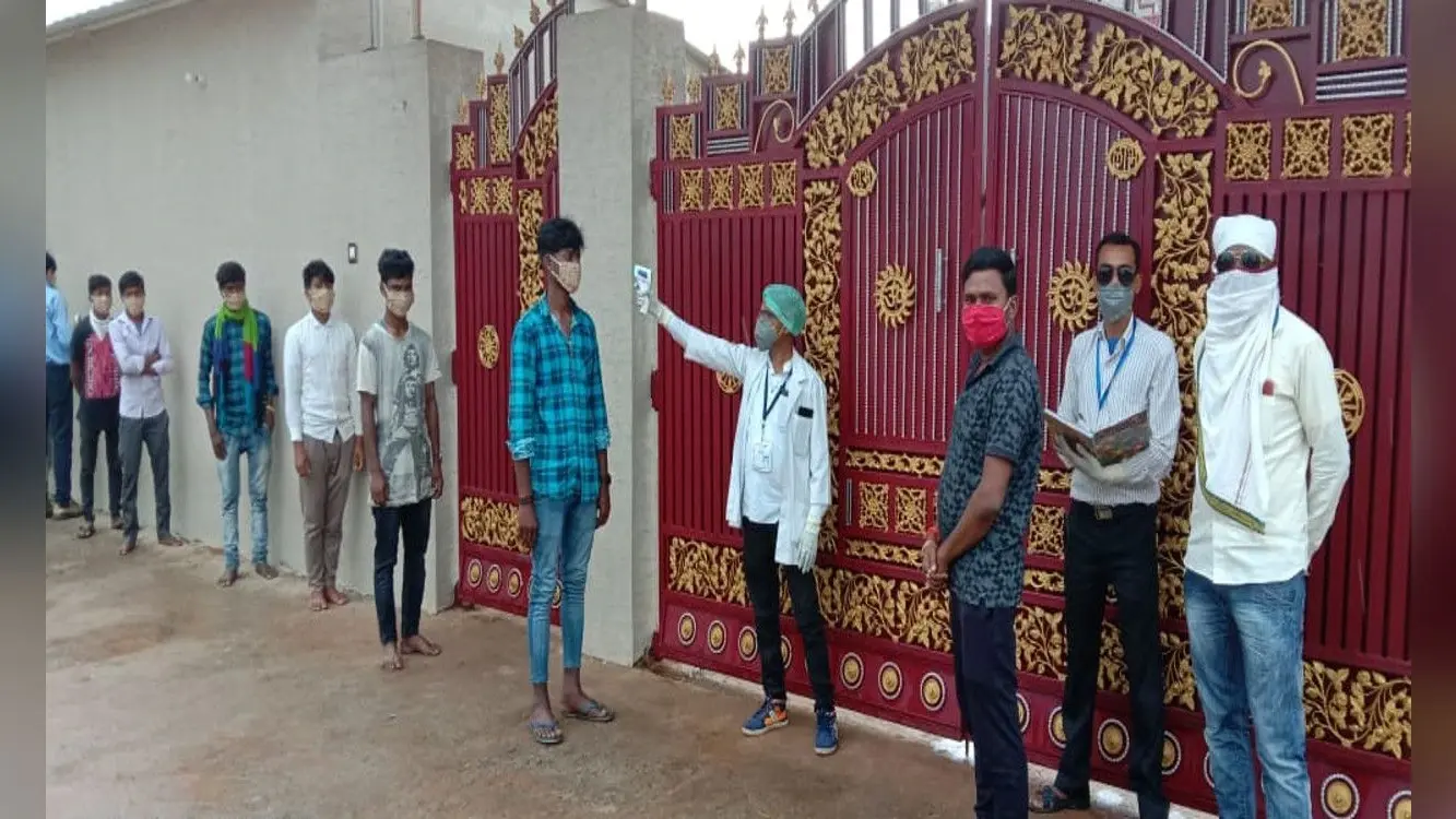 Lockdown in Jharkhand : रास्ते में फंसे मजदूरों ने CM हेमंत को किया ट्वीट, जिला प्रशासन ने गंतव्य स्थान भिजवाया, जताया अाभार