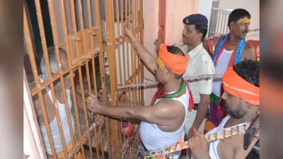 VIDEO: ‘लाठी पार्टी के विधायक हैं, गर्दा उड़ा देंगे…’, JDU विधायक ने मंदिर का गेट नहीं खोलने पर सरेआम धमकाया