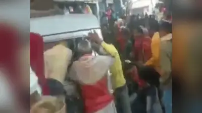 Bihar News : नीतीश कुमार की सभा से पहले गोपालगंज में शराब के लिए मची लूट, पढ़िए क्या है पूरा मामला…
