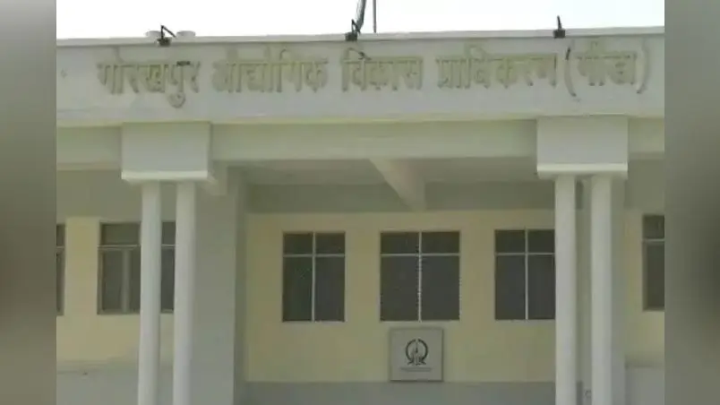 Gorakhpur: जिला अस्पताल में पहली बार हुआ घुटने का सफल प्रत्यारोपण, अब नहीं जाना पड़ेगा मेडिकल कॉलेज…