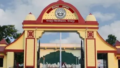 गोरखपुर में पति-पत्नी और 2 बच्चों की दर्दनाक मौत, एक ही बेड पर जले मिले चारों के शव, जांच में जुटी पुलिस