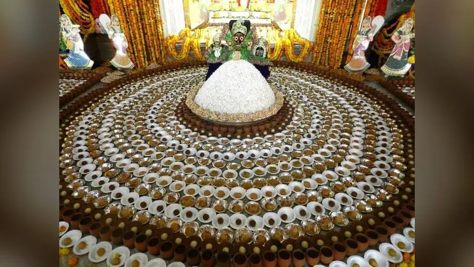 Govardhan Puja 2023 : भयौ भात कौ कोट , ओट गिरिराज ढकानौ , अदभुत है ब्रज की अन्नकूट परम्परा