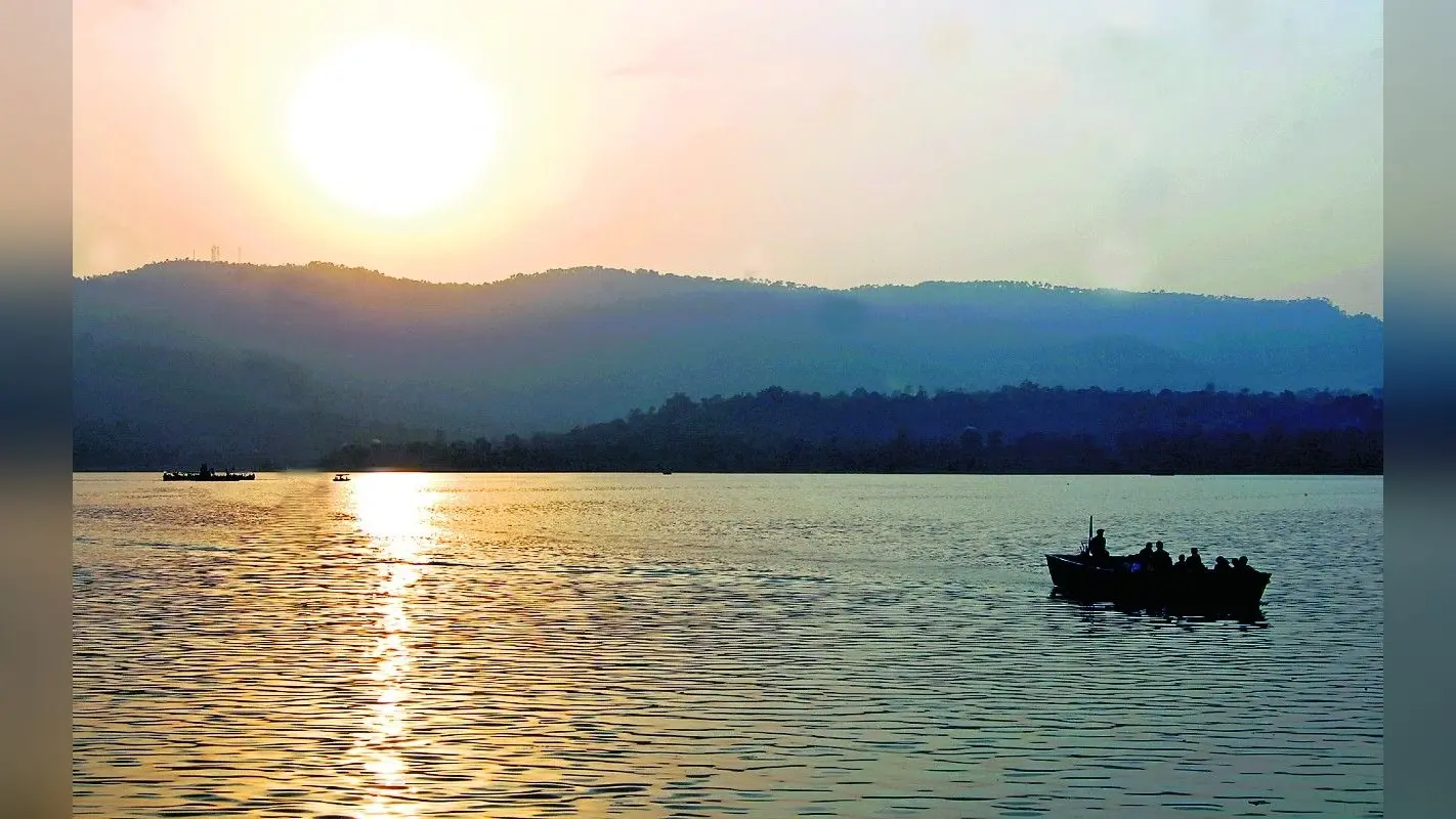 Tourism: हिमाचल की गोद में फैली नीले हरे गोबिंद सागर की आभा पर्यटकों को है लुभाता