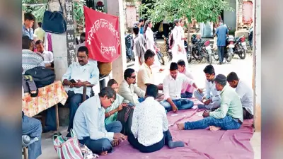 गुमला में नहीं बन रहा जाति, आय व आवासीय प्रमाण पत्र, वैकेंसी भरने में हो रही परेशानी