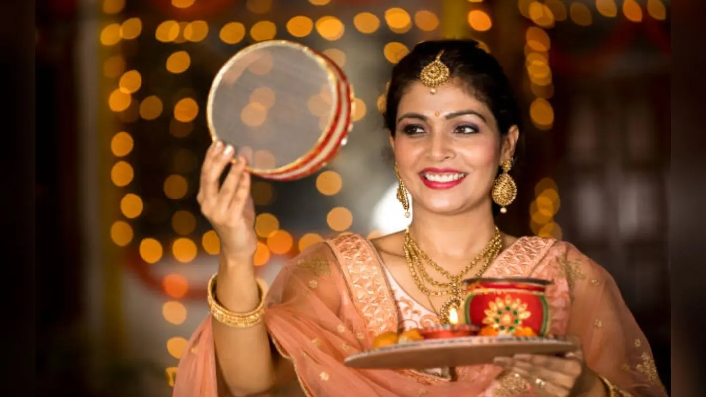 Karwa Chauth Vrat 2023 : करवा चौथ पर भूल से भी ना करें ये काम