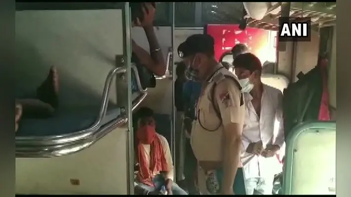 मानव तस्करी के शक में मुरादाबाद रेलवे स्टेशन पर कर्मभूमि एक्सप्रेस से उतारे गए 80 बच्चे, केस दर्ज