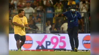 IND vs SA: गुवाहाटी के स्टेडियम में फिर दिखा कुप्रबंधन, मैदान पर निकला सांप तो फ्लड लाइट में आयी खराबी