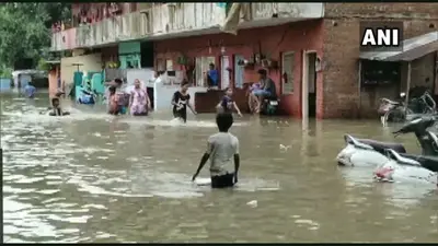 Gujarat Rainfall: भारी बारिश ने गुजरात में मचाई तबाही, जूनागढ़ समेत कई इलाकों में हाहाकार, 12 लोगों की मौत