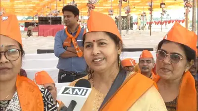 Gujarat Polls:सोमनाथ में महिलाओं ने PM मोदी के नेतृत्व को सराहा, बोलीं- गुजरात में फिर बनेगी BJP की सरकार