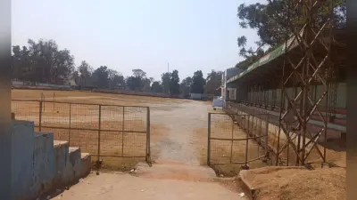 गुमला का अलबर्ट एक्का स्टेडियम बना शराबखोरी का अड्डा, होती है मारपीट, खिलाड़ी नहीं कर पा रहे अभ्यास