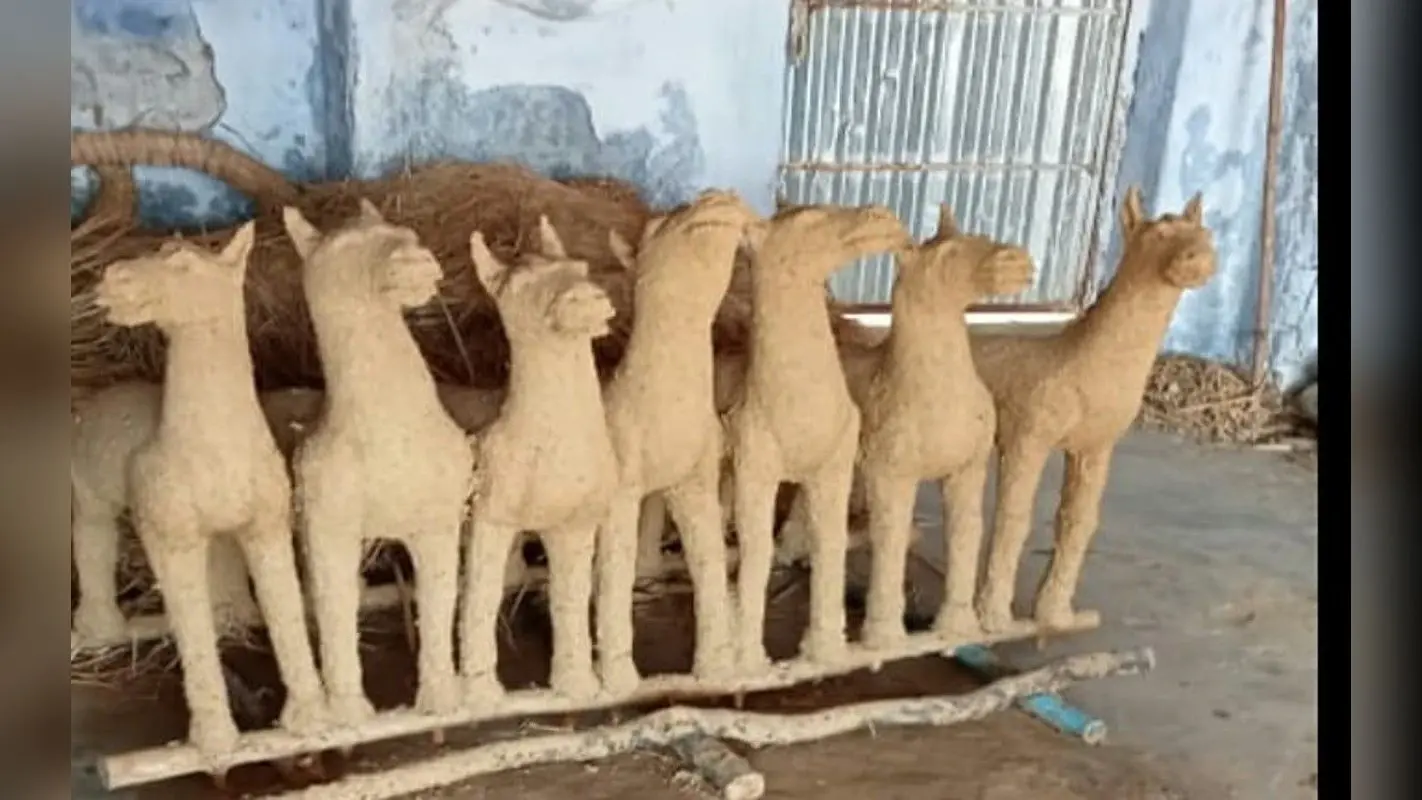 गुमला के सिसई रोड छठ तालाब में बन रही भगवान सूर्य की प्रतिमा, श्रद्धालुओं को देंगे दर्शन