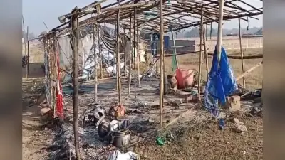 गुमला में अपराधियों ने झोपड़ीनुमा ग्रीन होटल में लगायी आग, दो युवक पुलिस हिरासत में