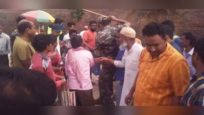 Gumla : लॉकडाउन और सोशल डिस्टेंसिंग की अनदेखी कर खरीद रहे थे कटहल, पुलिस ने बरसायी लाठियां