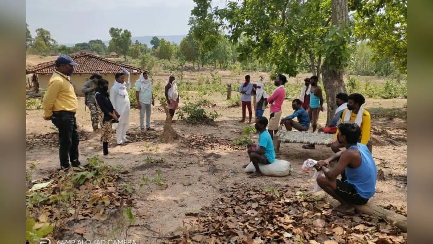 प्रवासी मजदूरों के जंगल में रहने के फरमान के बाद गांव में विवाद, बनी सहमति, घर में रहेंगे मजदूर