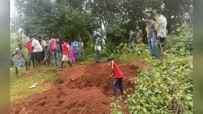 Jharkhand Naxal News: गुमला में नक्सली संगठन PLFI ने डॉक्टर से मांगी 50 लाख की लेवी, दो नक्सली गिरफ्तार