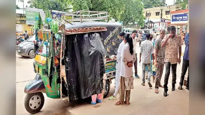 गुमला में नर्सों ने टेंपो में ही कराया महिला का प्रसव, जच्चा-बच्चा सुरक्षित