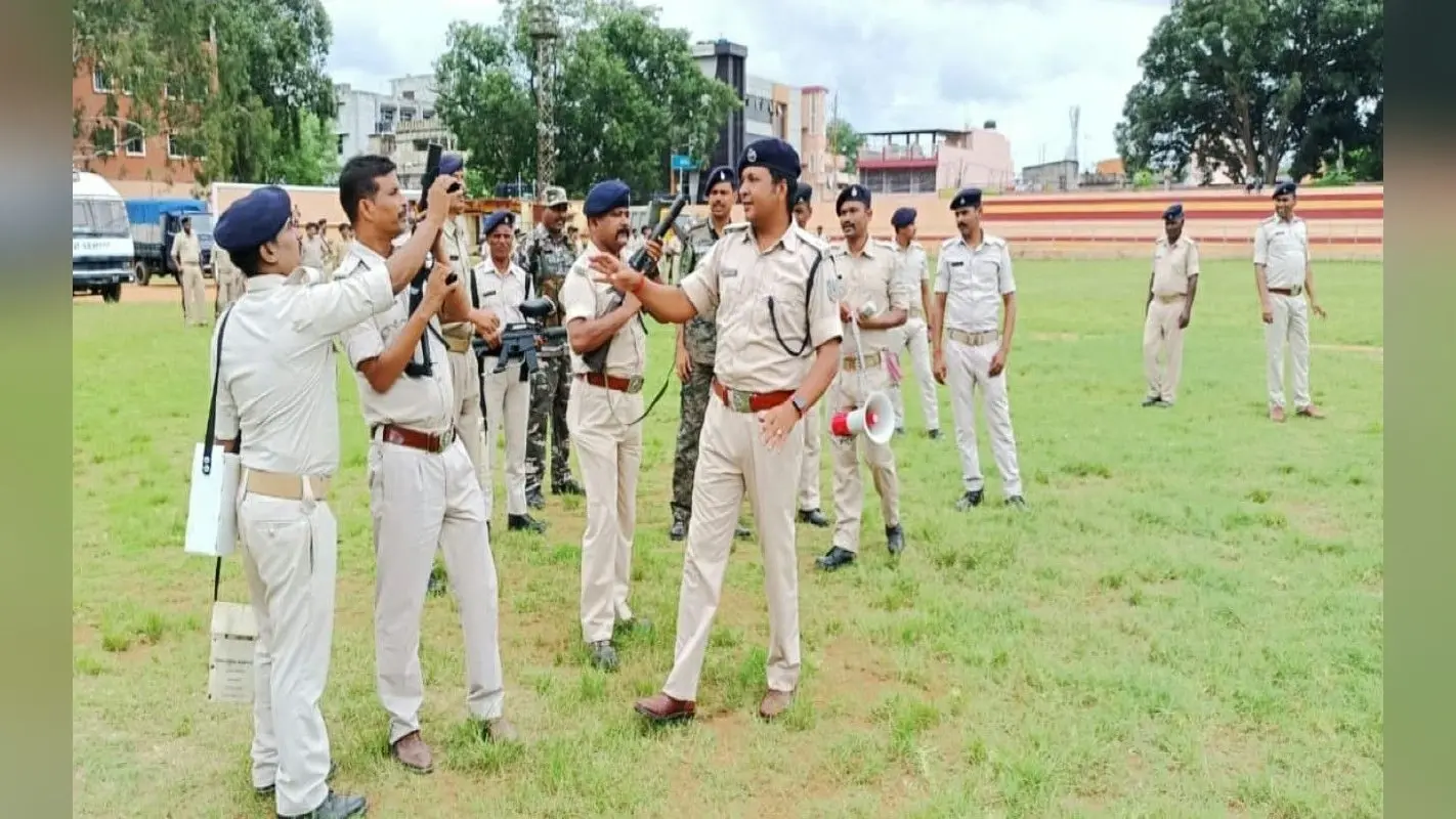 Jharkhand News: मुहर्रम को लेकर अलर्ट मोड में गुमला पुलिस, उपद्रवियों से निपटने के लिए किया मॉक ड्रिल