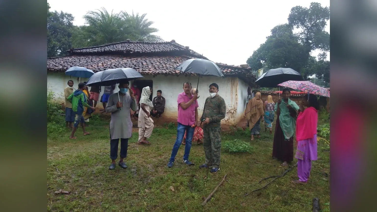 Jharkhand News : दो सगे भाइयों को उनके घर में ही कुल्हाड़ी से मार डाला, बुजुर्ग मां को भनक तक नहीं लगी, 48 घंटे बिस्तर पर पड़ा रहा शव