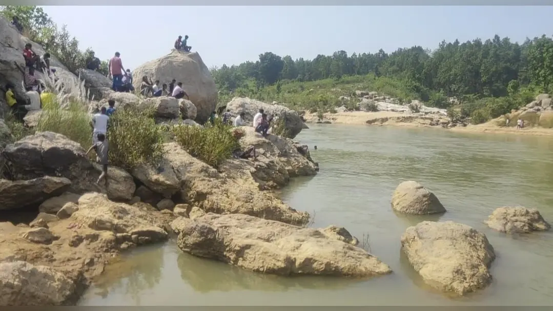 झारखंड के प्रसिद्ध पर्यटन स्थल बाघमुंडा जलप्रपात में हादसे के बाद गंभीर हुए माननीय, सांसद सुदर्शन भगत ने दिया ये आश्वासन