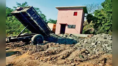 झारखंड : धनबाद के चापापुर में भू-धंसान, मलबे में दबकर एक व्यक्ति की मौत, गार्ड रूम क्षतिग्रस्त