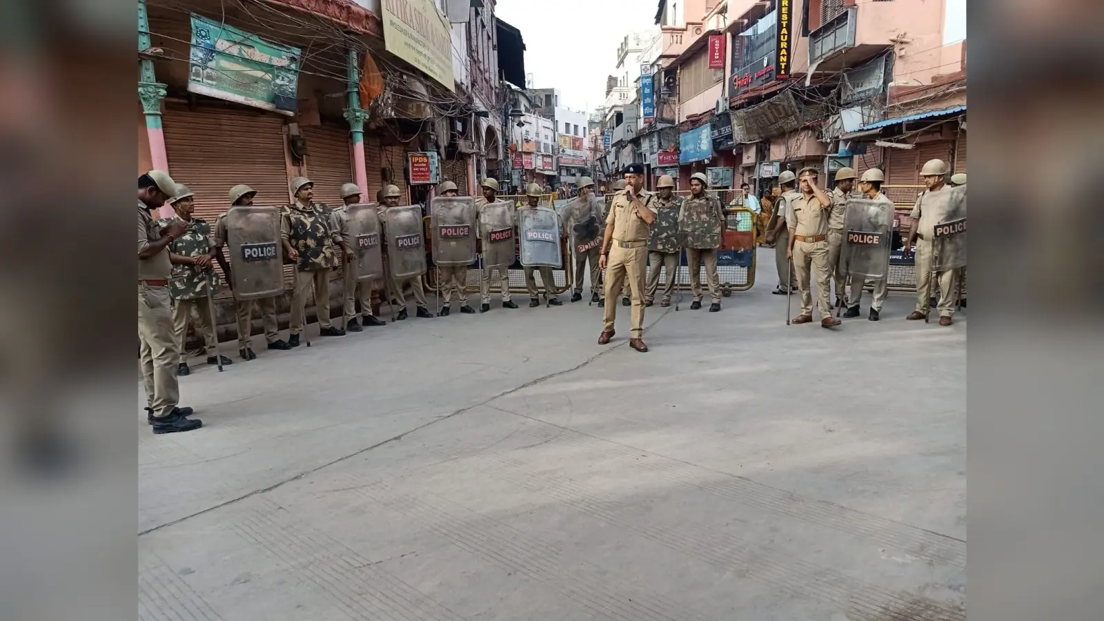 Gyanvapi survey: ज्ञानवापी मस्जिद परिसर में सर्वे-वीडियोग्राफी का काम जारी, छावनी में तब्दील हुआ इलाका