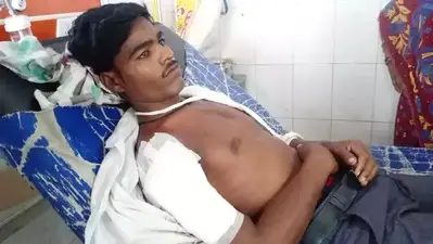 UP News: ललितपुर में कोरोना वैक्सीन लगवाने के बाद युवक की तबीयत बिगड़ी, हाथ-पैर पड़े सुन्न, जानें पूरा मामला