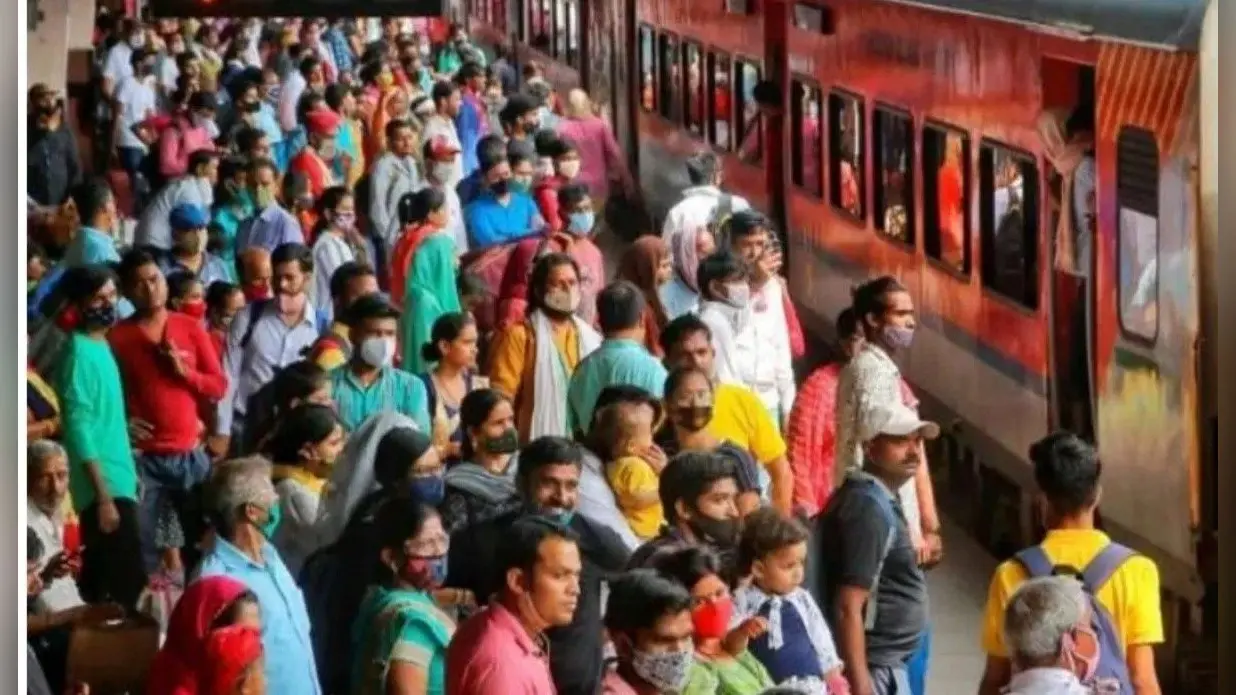 Indian Railways: 4 TTE भर रहे हैं रेलवे का खजाना, एक साल में वसूले चार करोड़ जुर्माना
