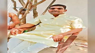 दिव्यांग शिक्षक का दर्द कोई नहीं समझ रहा, तीन वर्षो से स्थानांतरण को लेकर कार्यालयों का लगा रहा है चक्कर