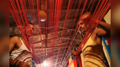 दवा के साथ बढ़ता बुनकरों का मर्ज