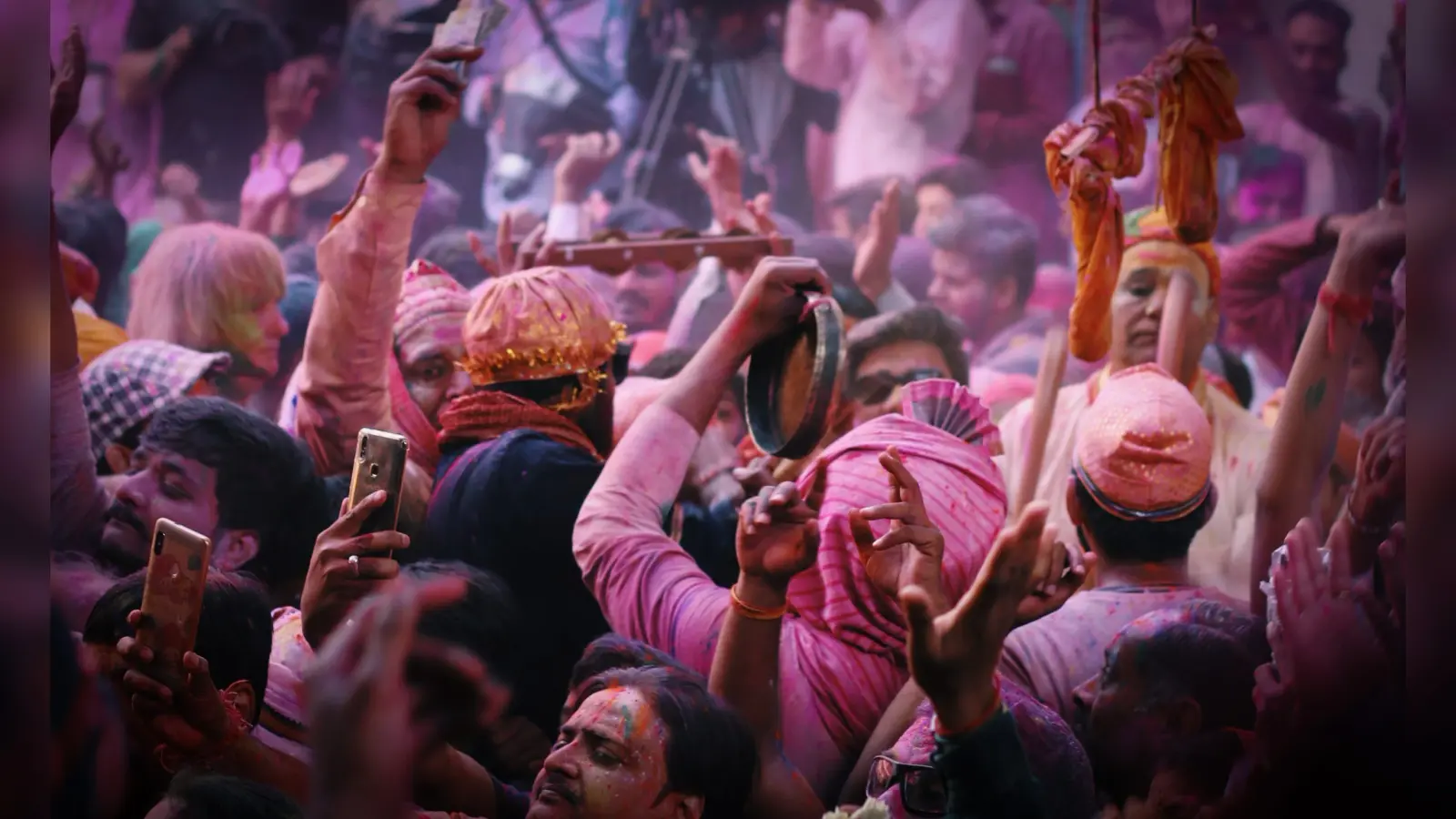 Happy Holi 2021: देश के विभिन्न हिस्सों में अलग-अलग नाम से जानी जाती है होली, कहीं ब्रज की, कहीं लठमार तो कहीं धुलंडी, रंग पंचमी, होरी, भगोरिया, फगुआ समेत अन्य
