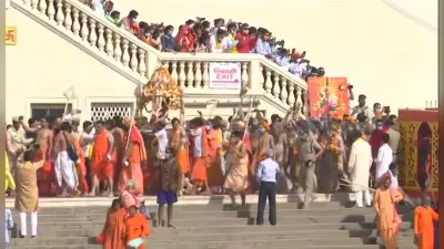 Haridwar Kumbh Mela 2021 : कुंभ मेले में तीसरे शाही स्नान के लिए आने वाले भक्तों से उत्तराखंड के सीएम की खास अपील, कोरोना दिशानिर्देशों का पालन करते हुए इन बातों का रखें ख्याल